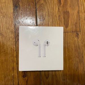 Apple AirPods (1st generation) New!